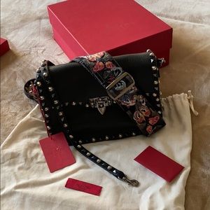 Valentino GARAVANI Rockstud rolling bag 2 straps